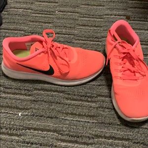 Nike free runs